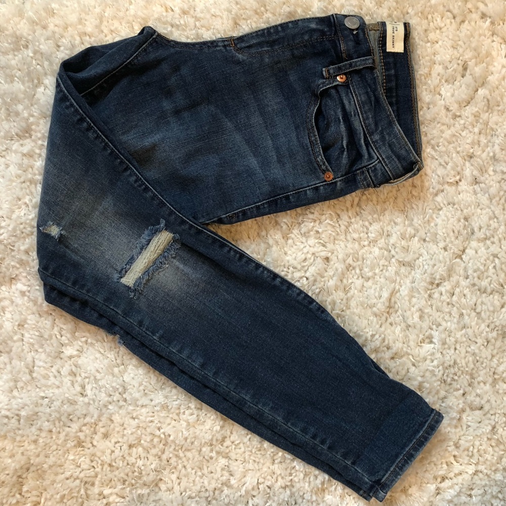 Distressed Skinny Jeans - GAP - 27S
